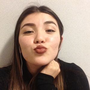 Meet your Posher, Evelyn